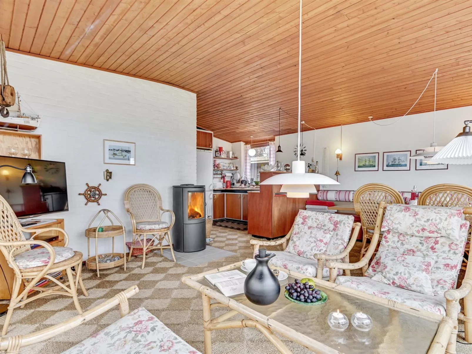 "Lavrens" - 200m from the sea in Djursland and Mols-Binnen