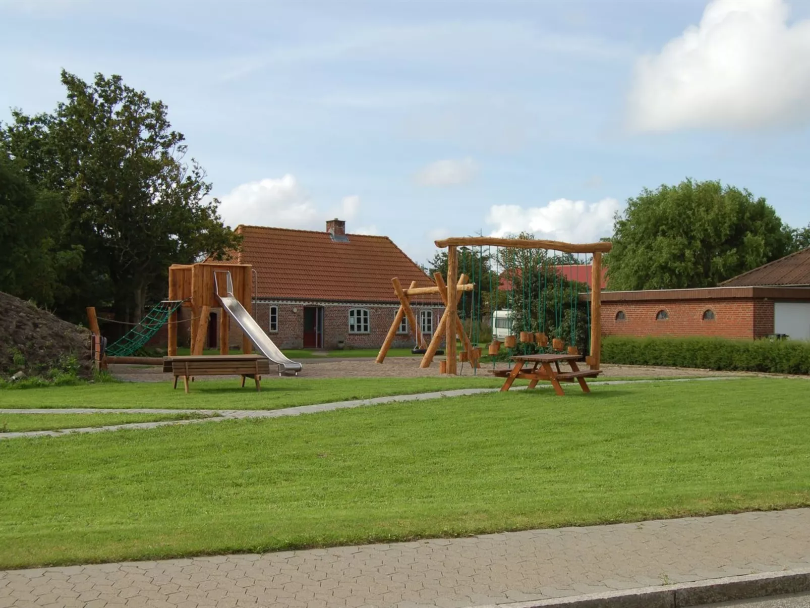 "Veli" - 1.7km from the sea-Buiten