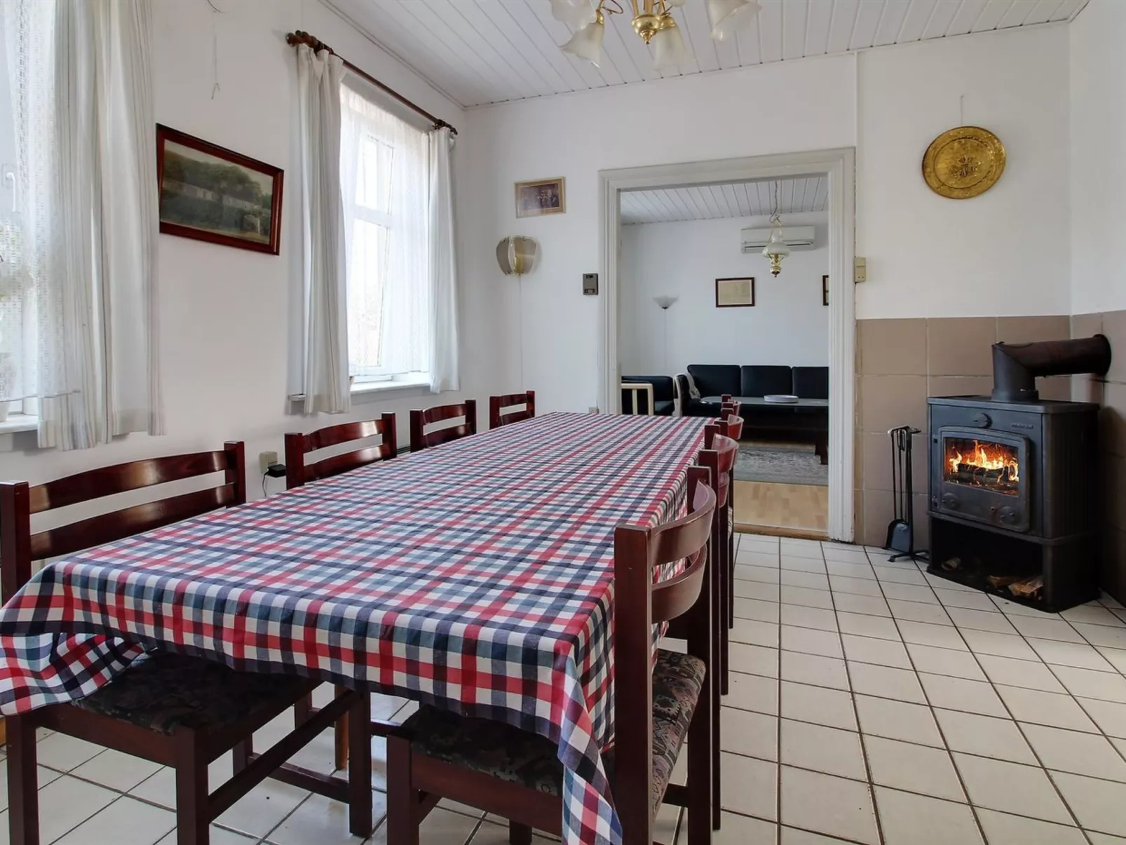 "Veli" - 1.7km from the sea-Binnen