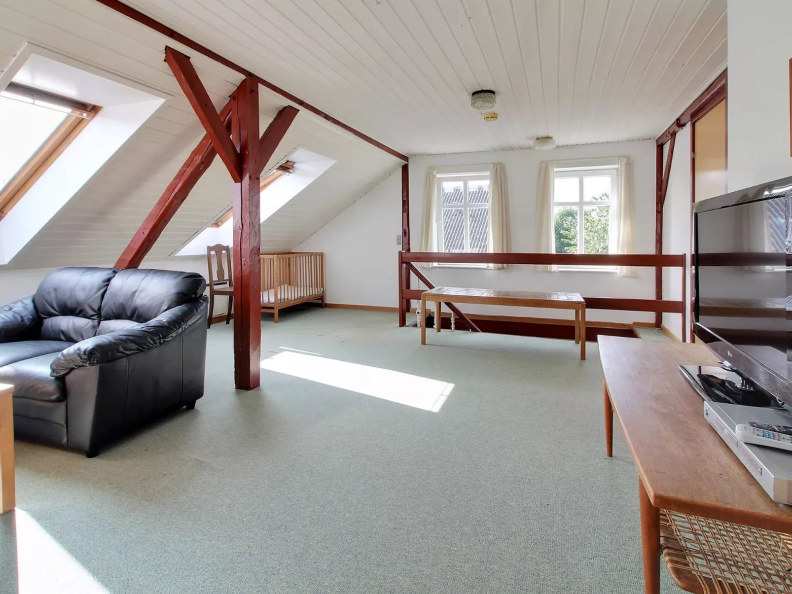 "Veli" - 1.7km from the sea-Binnen