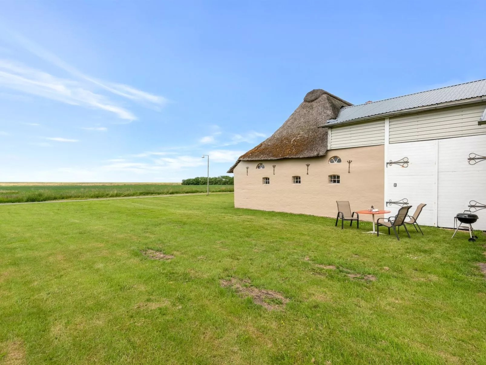 "Thorarin" - 25km from the sea-Buiten