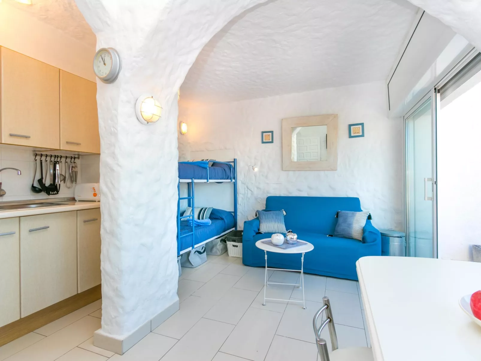 Roses Holiday Center-Binnen