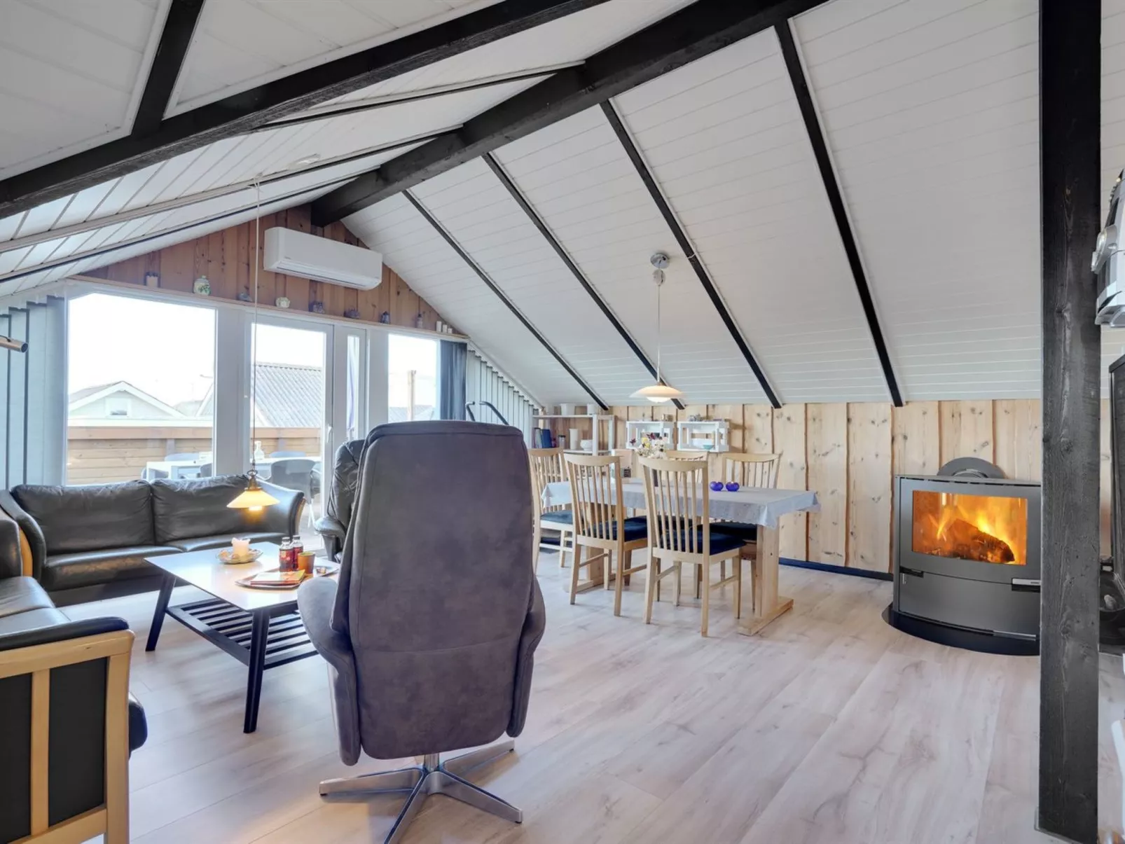 "Arla" - 200m from the sea-Binnen