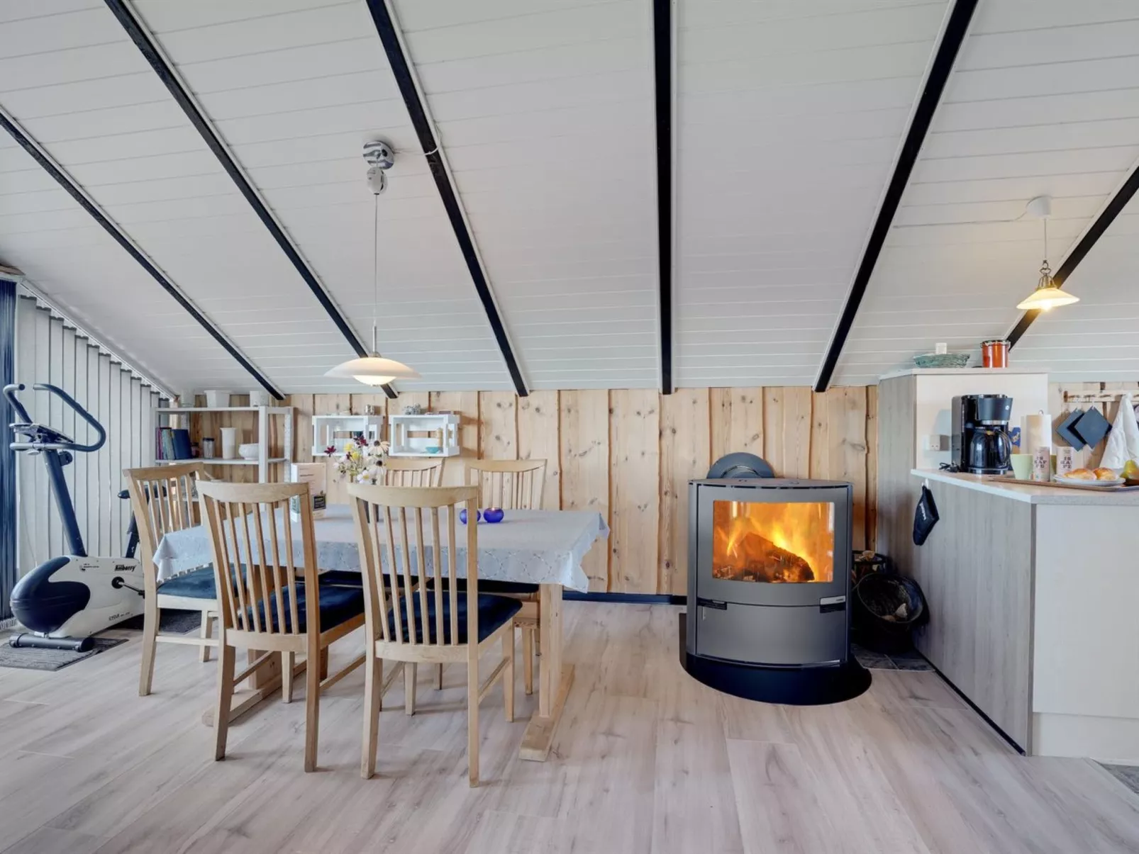 "Arla" - 200m from the sea-Binnen