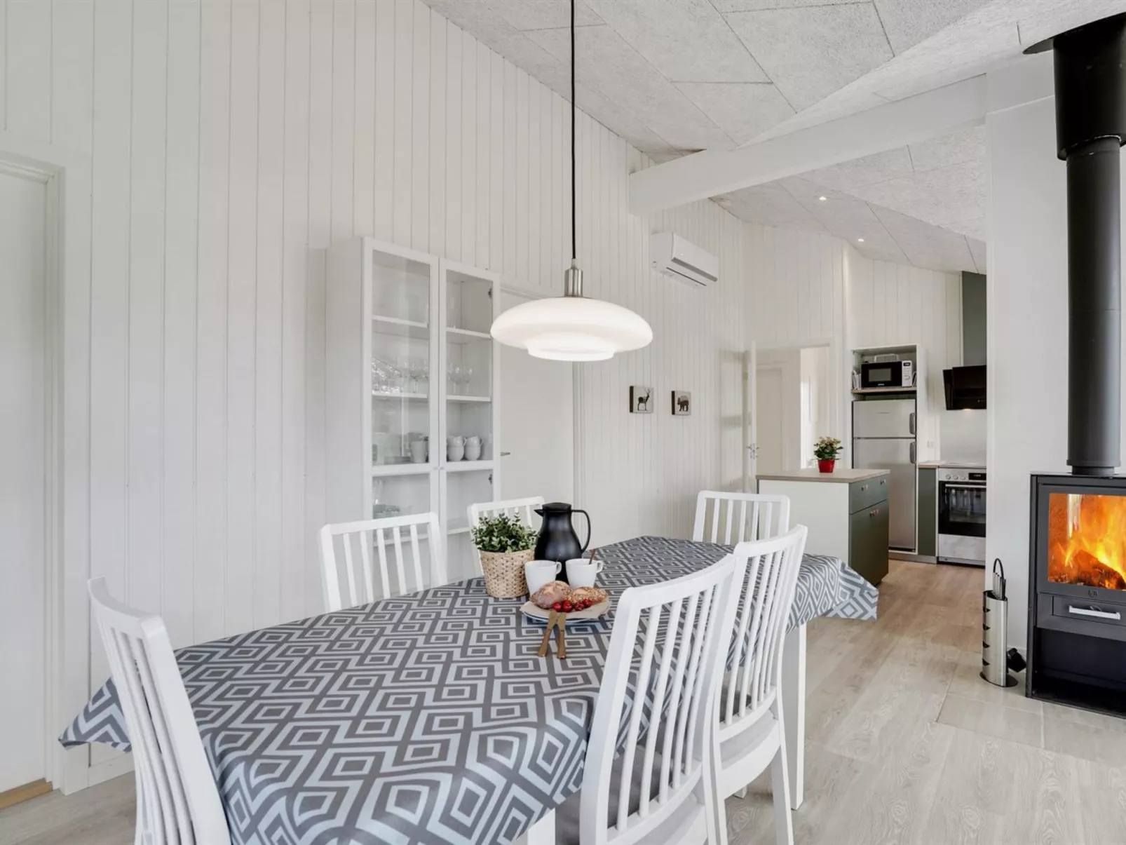 "Raakel" - 950m from the sea-Binnen