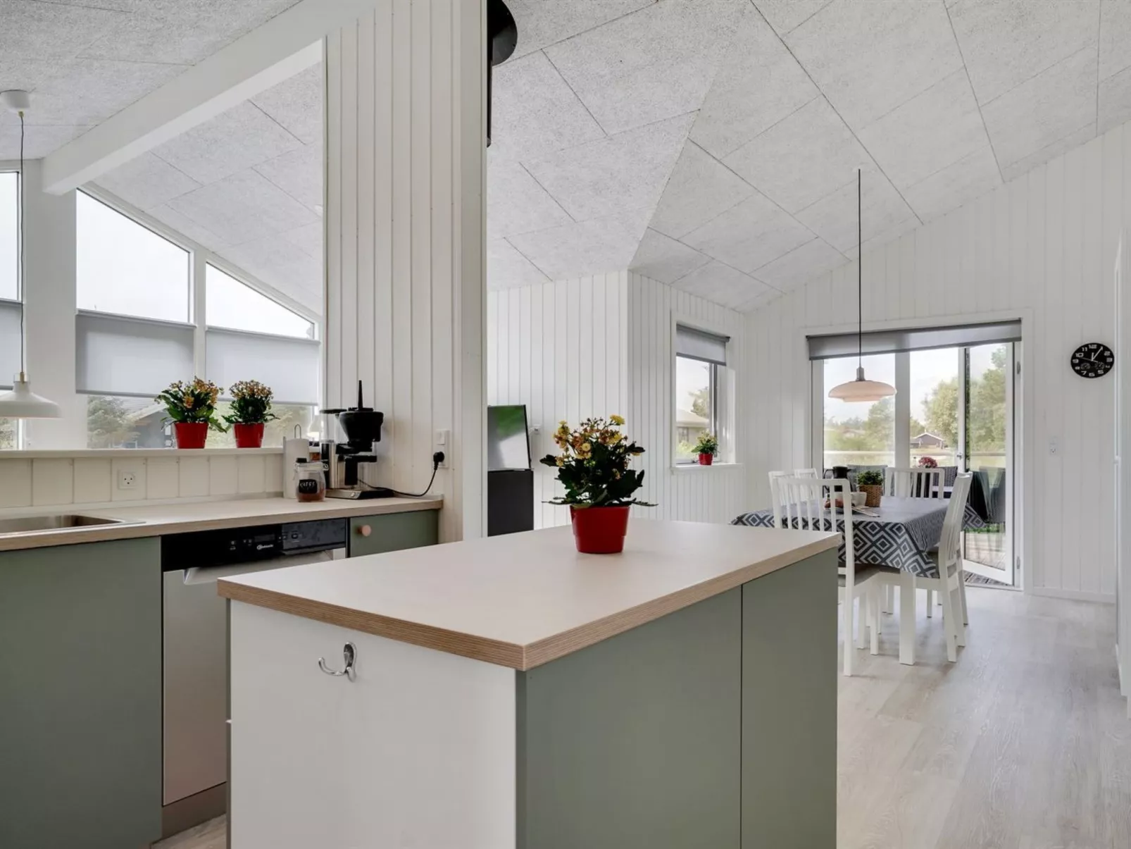 "Raakel" - 950m from the sea-Binnen