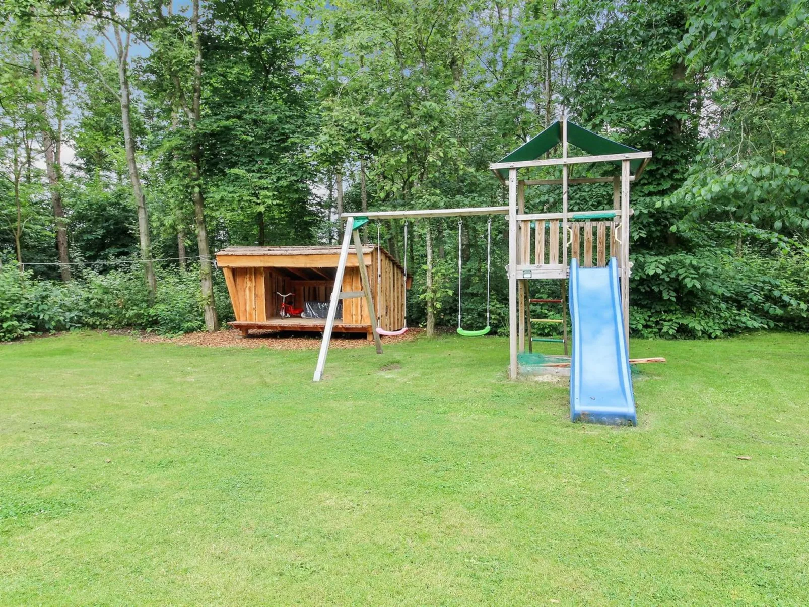 "Carlene" - 25km from the sea-Buiten