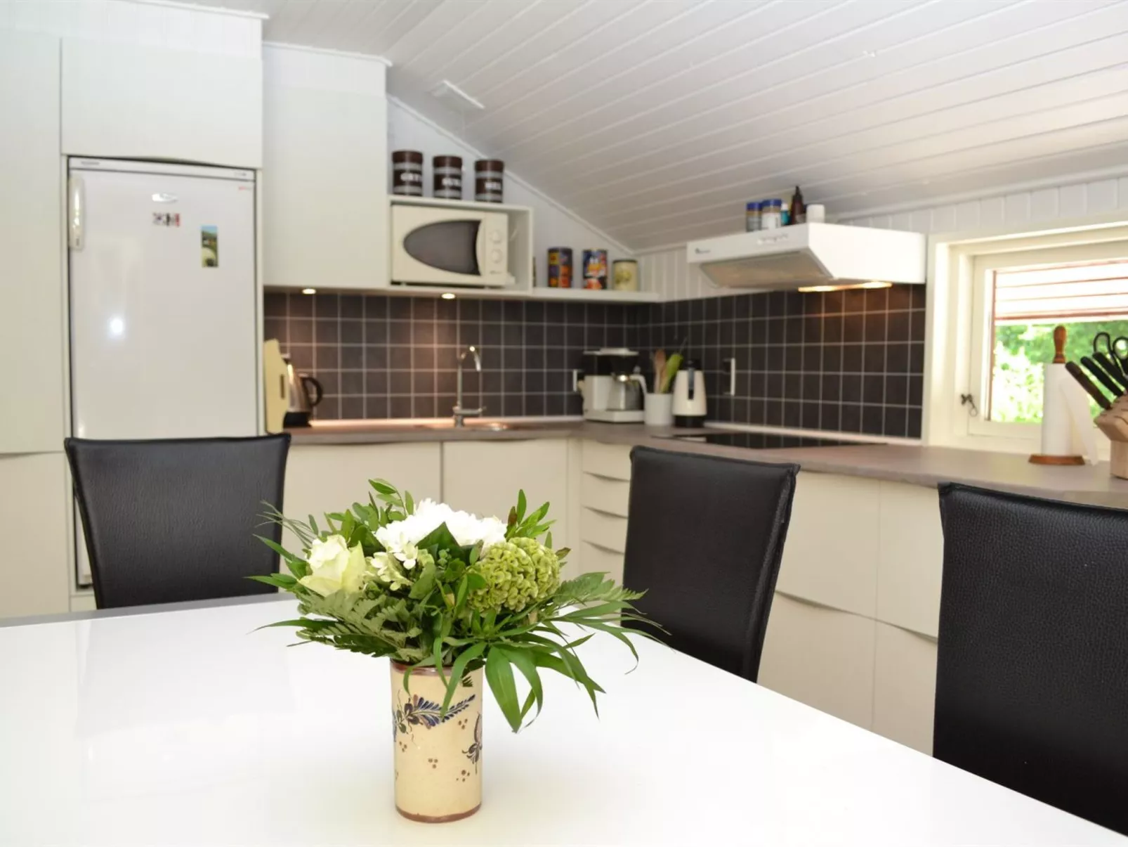 "Carlene" - 25km from the sea-Binnen