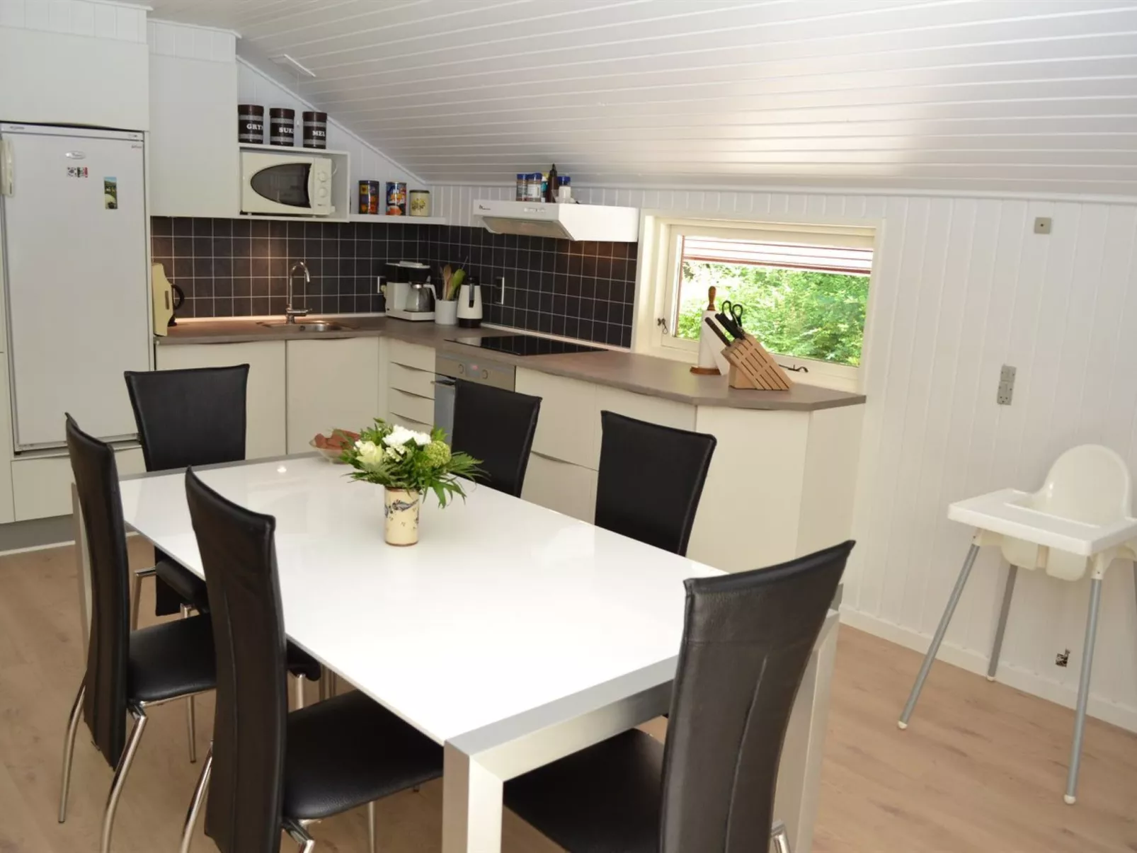 "Carlene" - 25km from the sea-Binnen