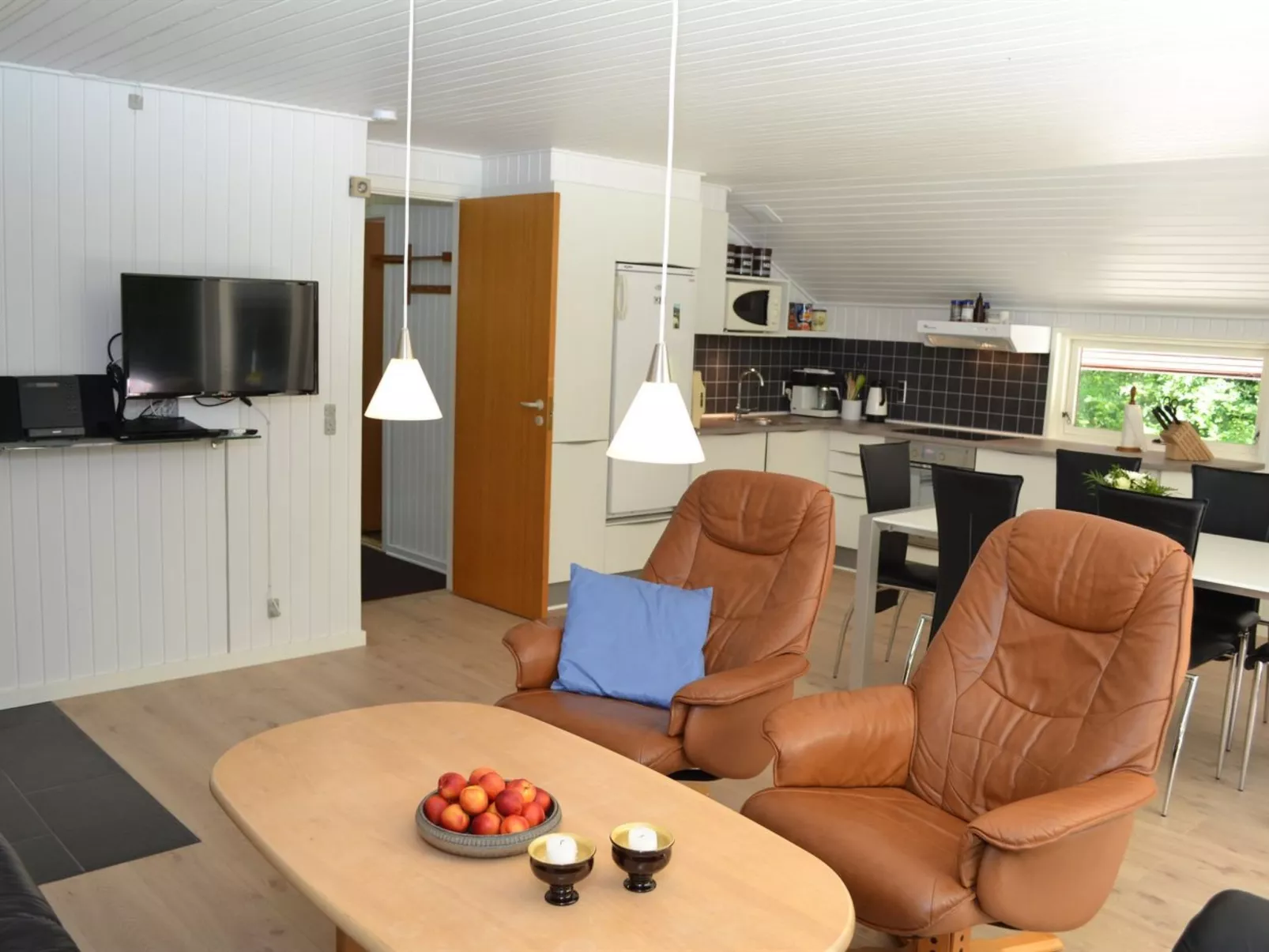 "Carlene" - 25km from the sea-Binnen