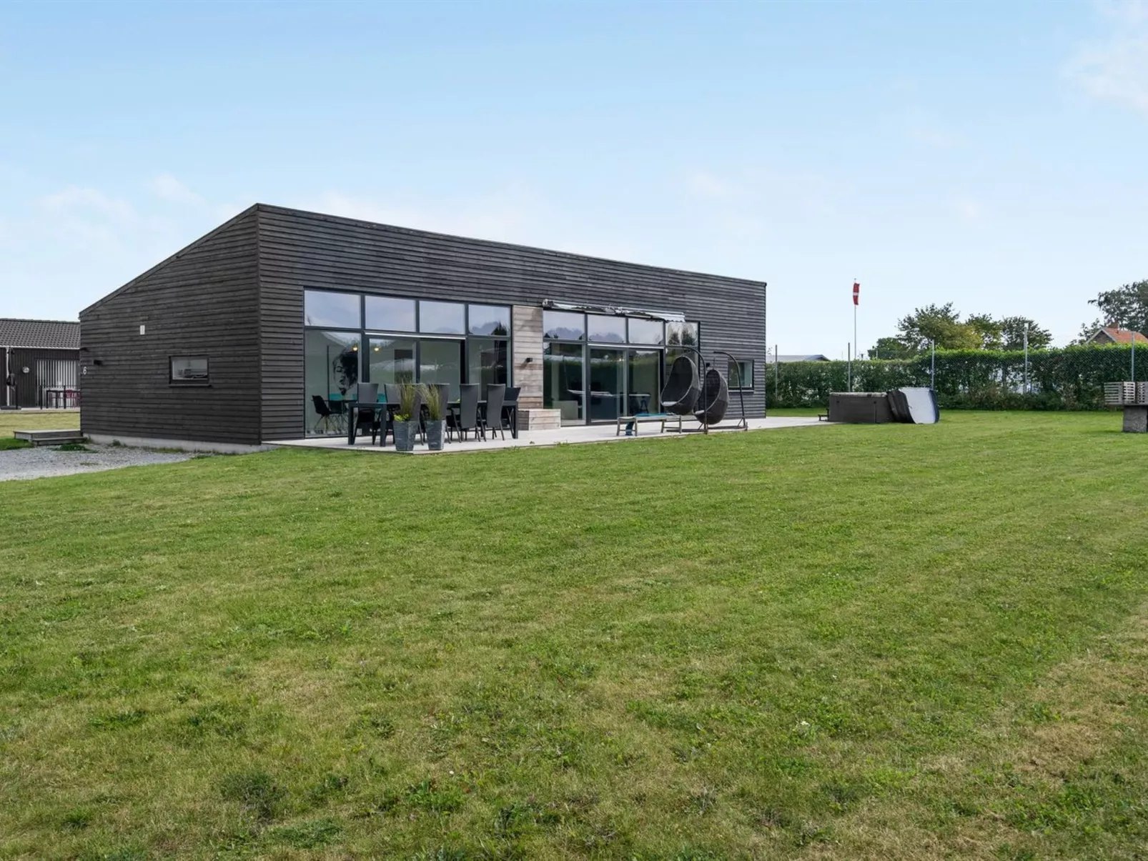 "Nimrod" - 300m from the sea-Buiten