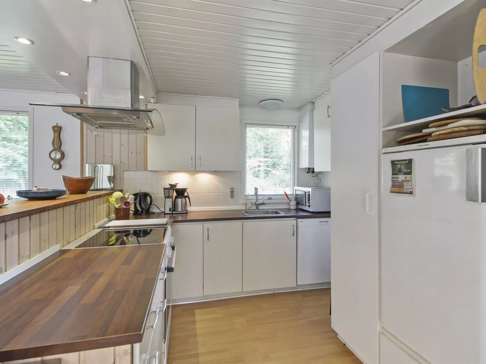 "Pinja" - 40km from the sea-Binnen