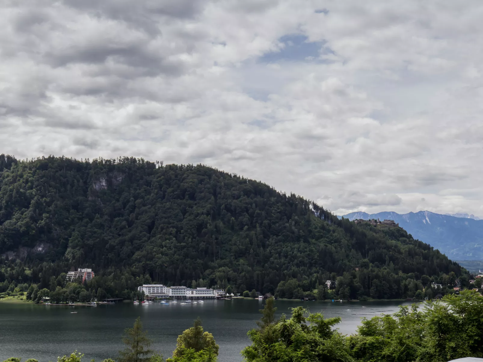 Appartement Ossiacherseeblick mit Sauna-Buiten