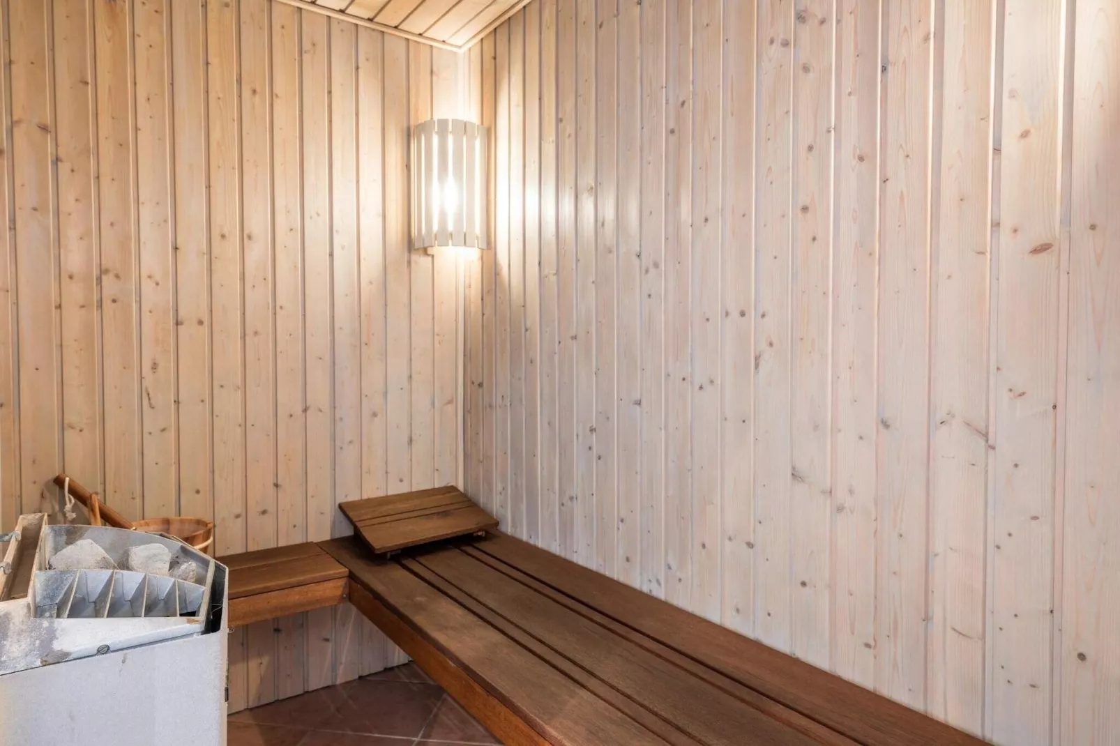 10 persoons vakantie huis op een vakantie park in Hvide Sande-Sauna