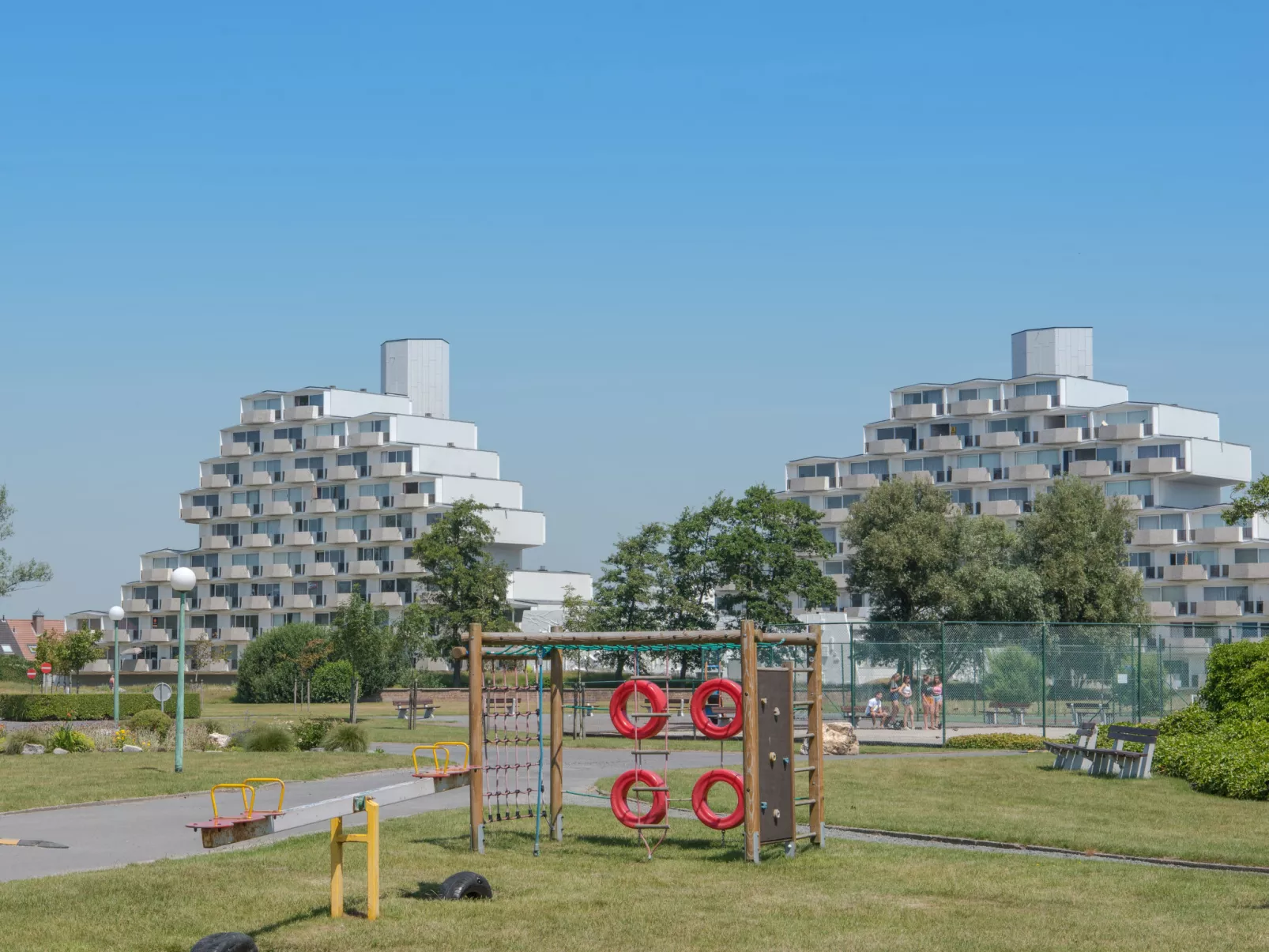 Maya - Parking and distant view-Buiten