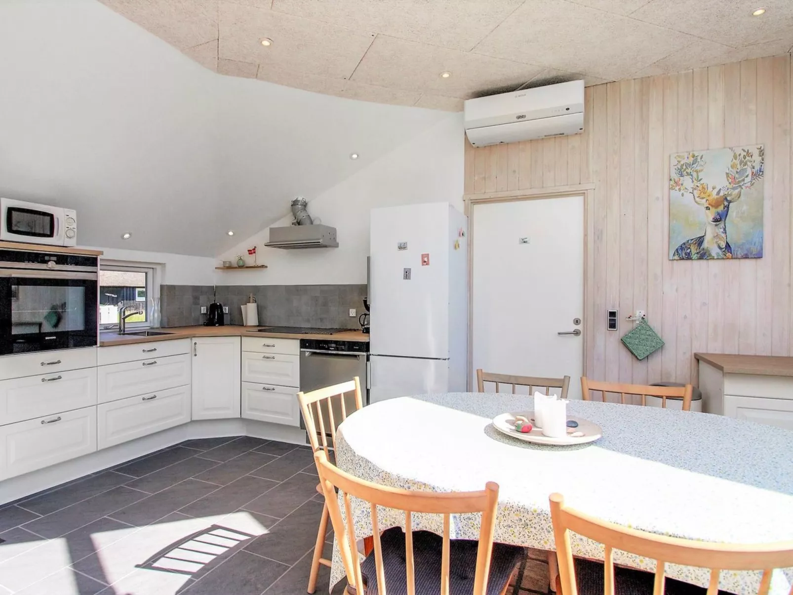 "Annalise" - 1km from the sea-Binnen