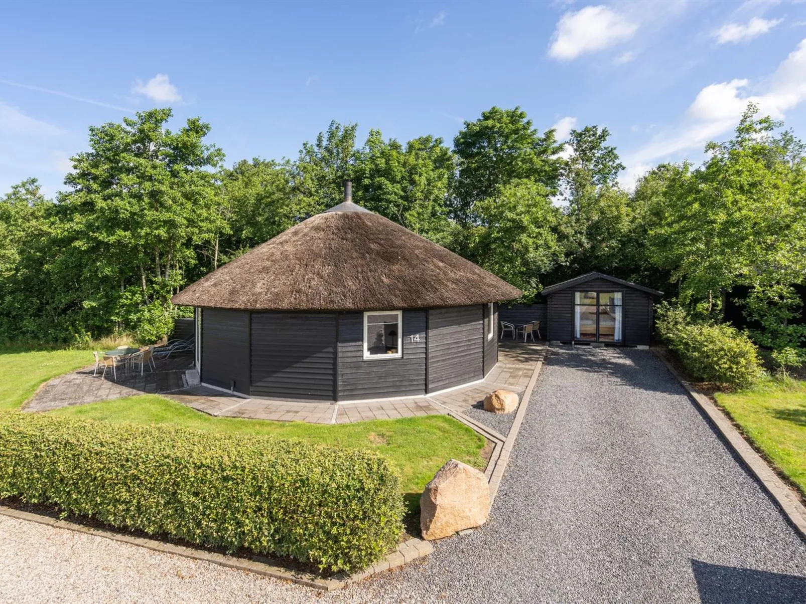 "Adrienne" - 35km from the sea-Buiten