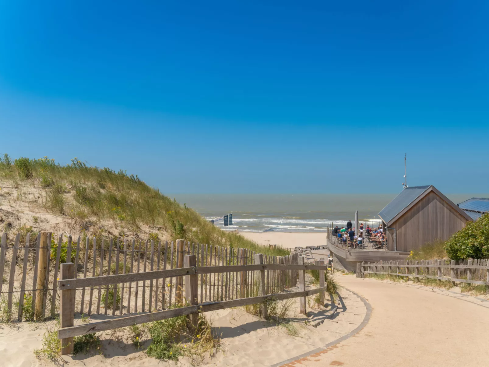 De vakantieduinen aan zee-Buiten