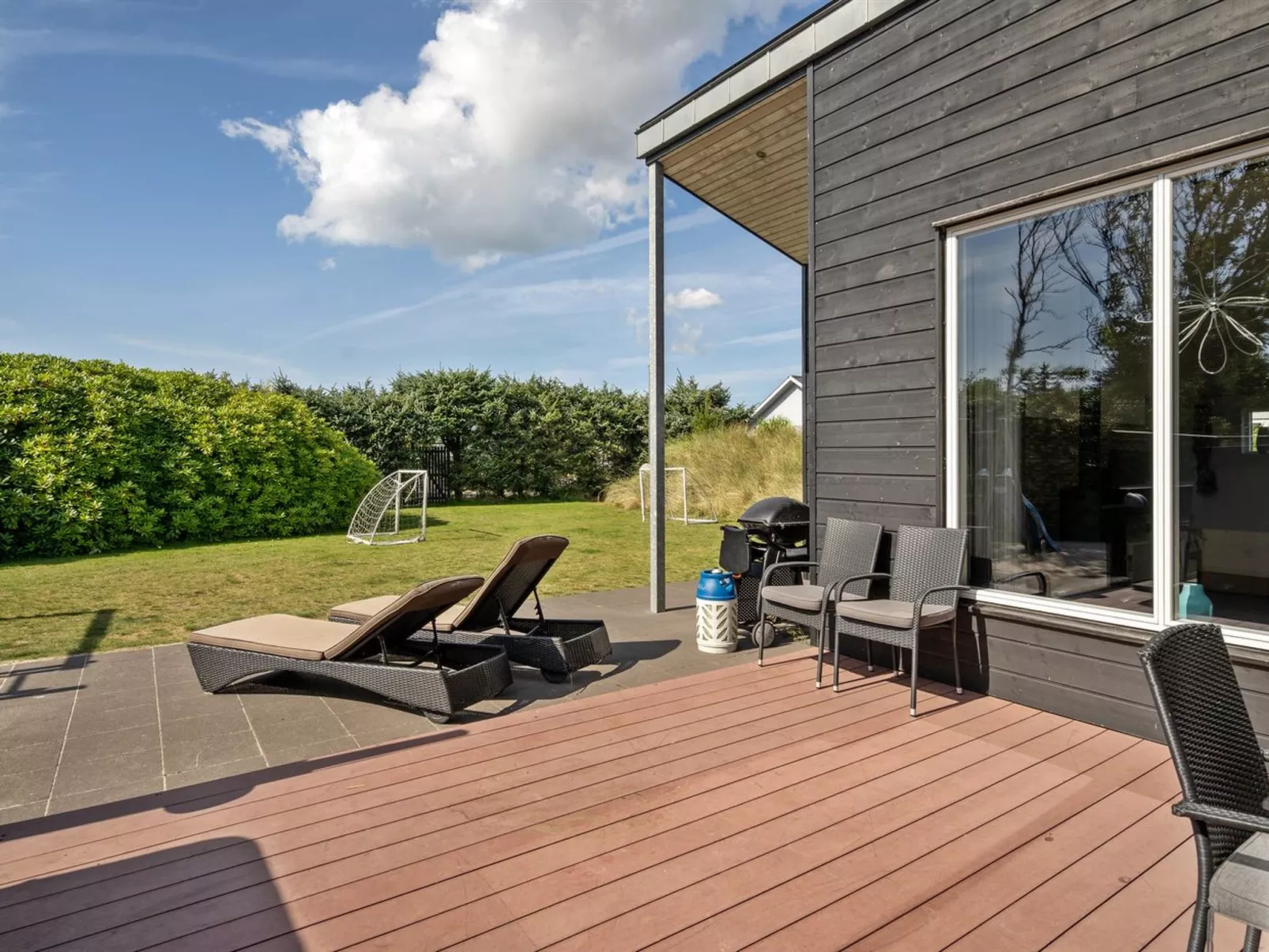 "Siegfried" - 500m from the sea-Buiten