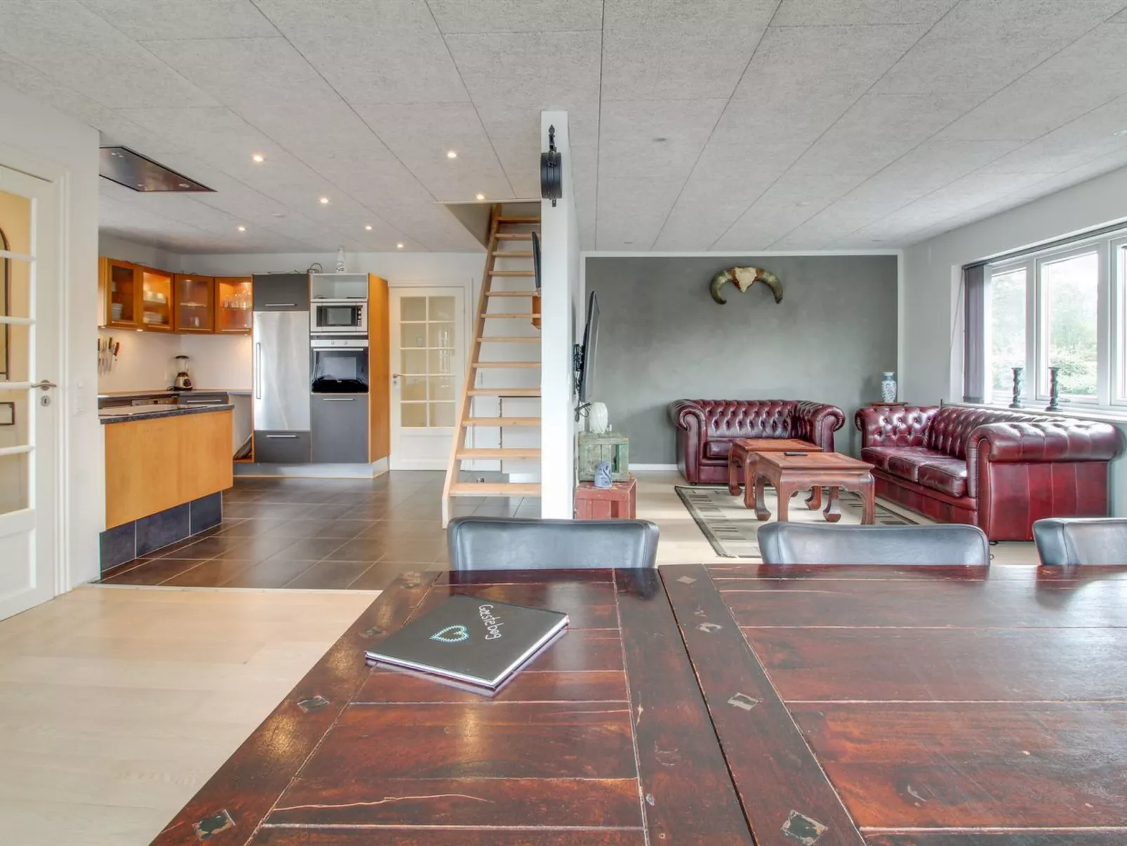 "Loan" - 25km from the sea-Binnen