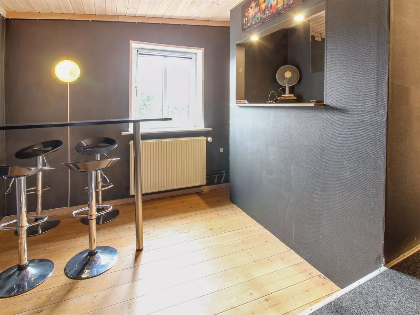 "Loan" - 25km from the sea-Binnen