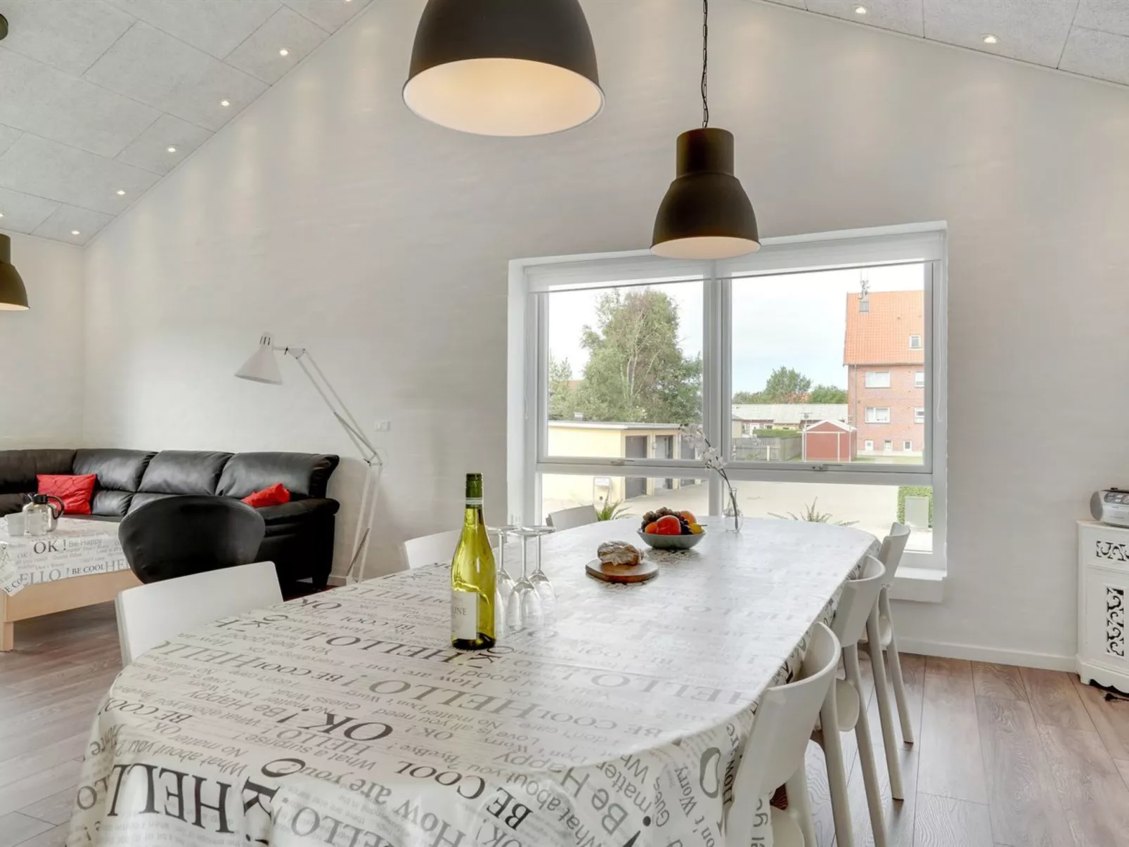"Teodosij" - 1.1km from the sea-Binnen