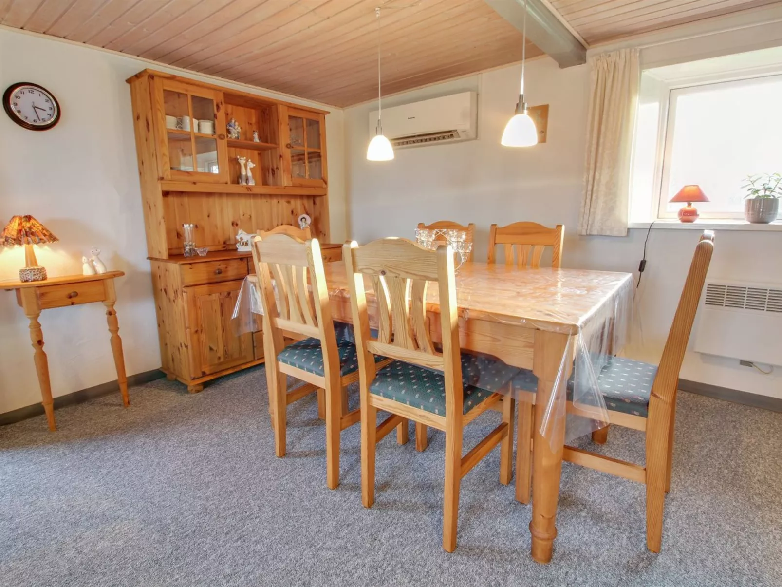 "Davinia" - 29km from the sea-Binnen