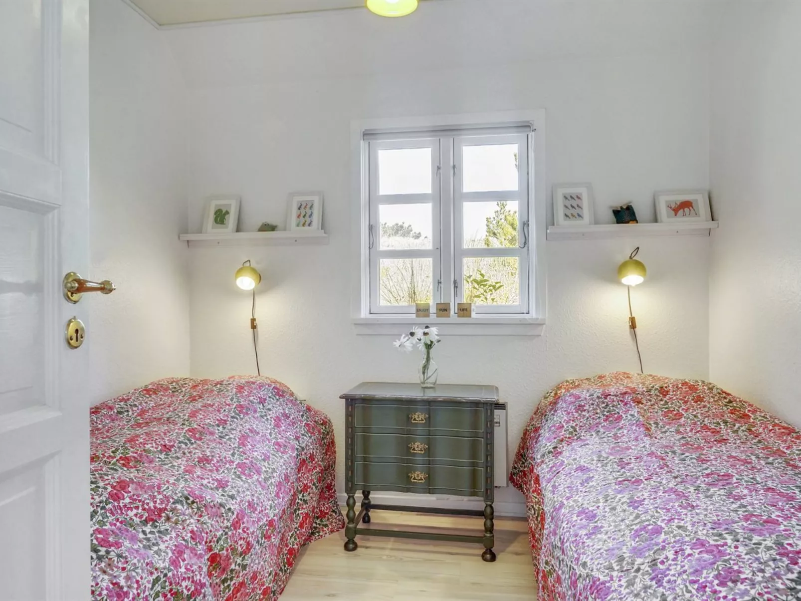 "Aila" - 1.4km from the sea-Binnen