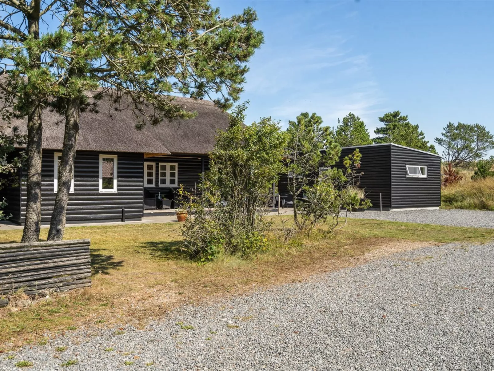 "Aila" - 1.4km from the sea-Buiten