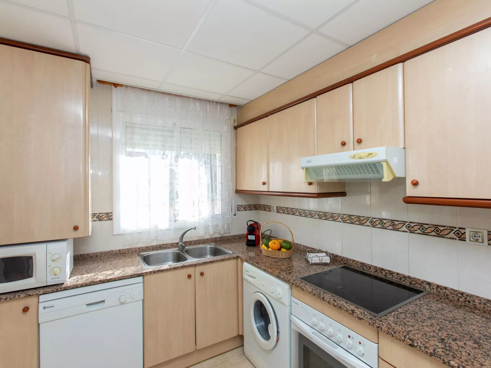 Residencial Eurosol de los Monteros-Binnen