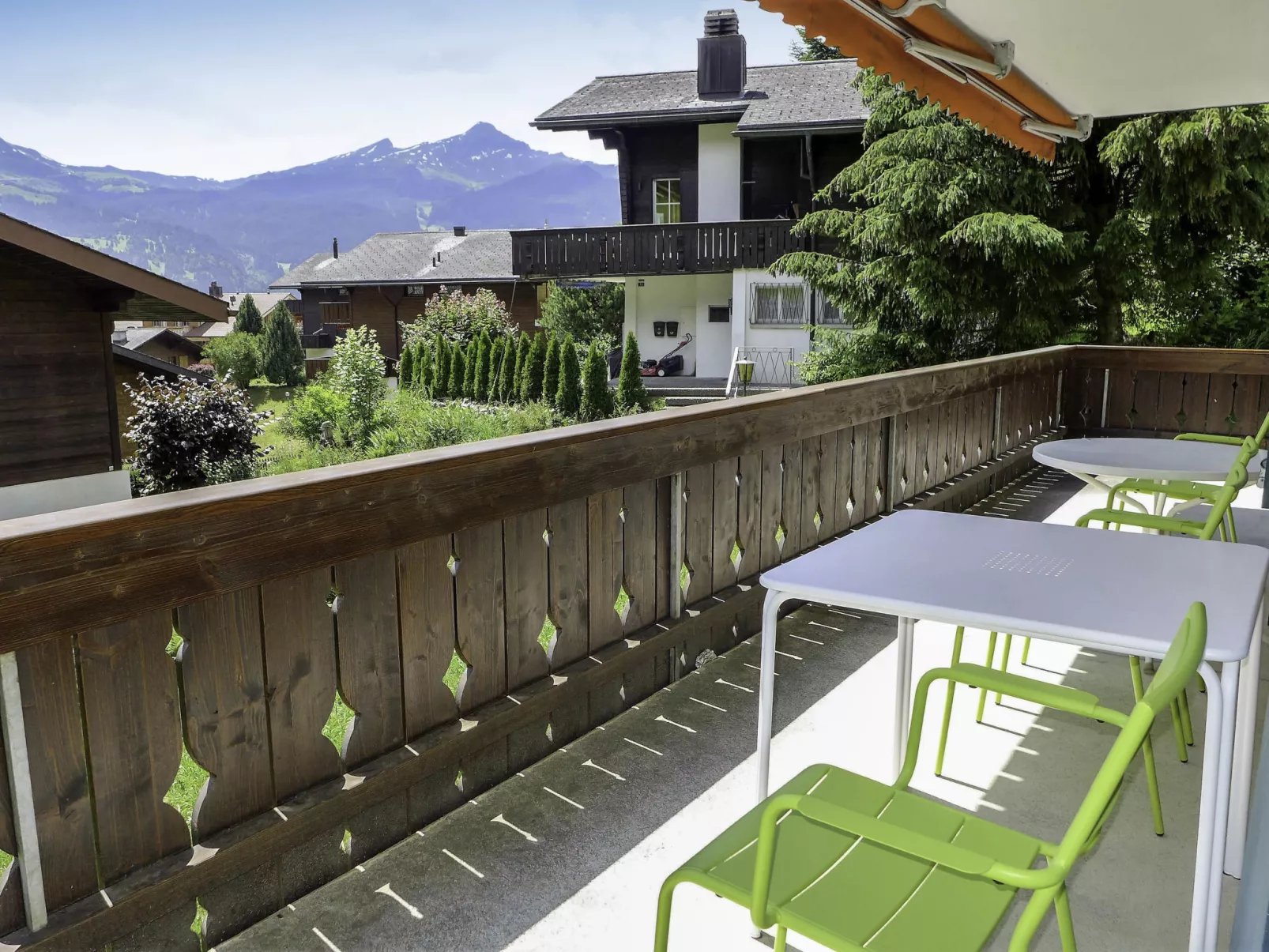 Chalet Bienli Mitte-Buiten