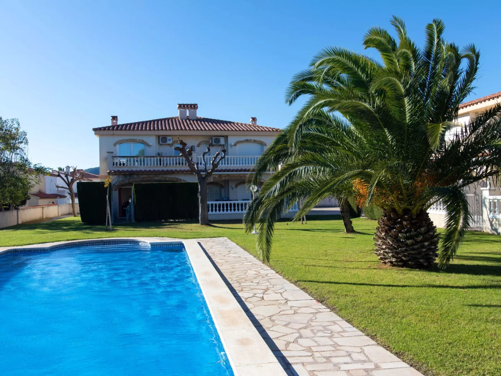 Residencial Eurosol de los Monteros-Buiten