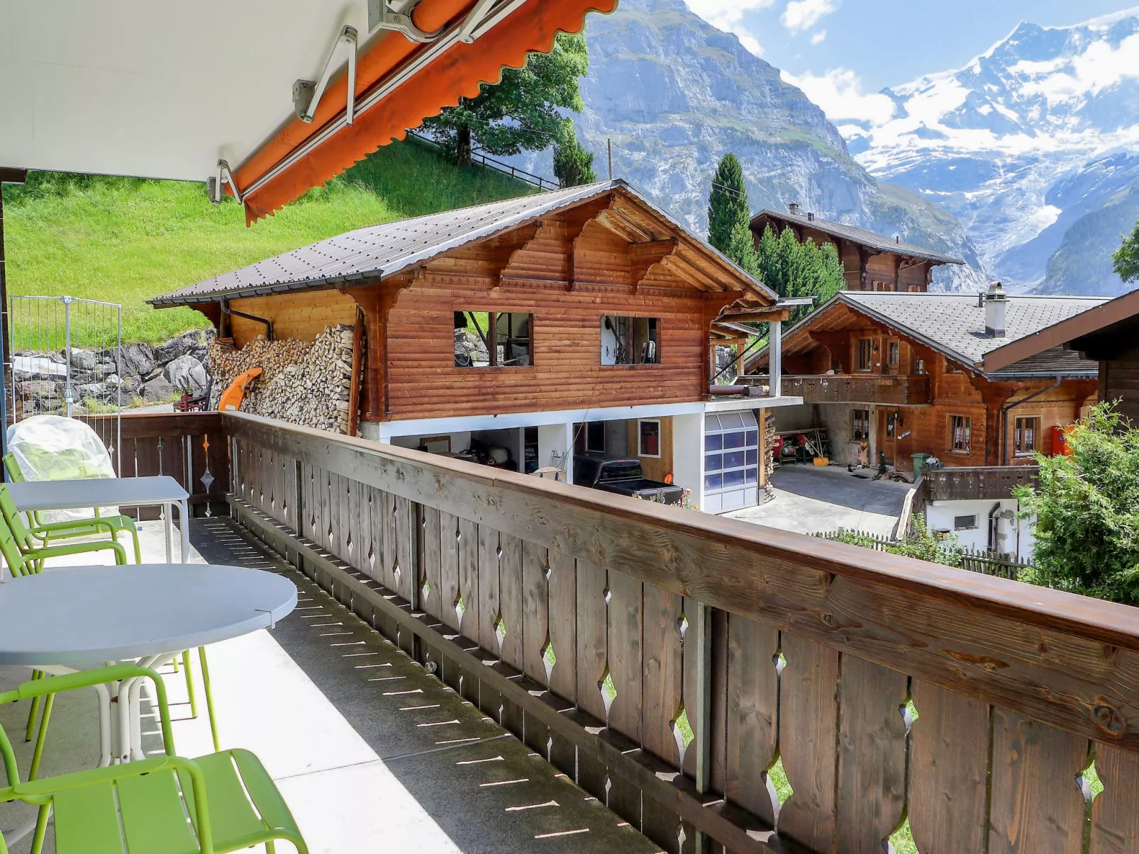 Chalet Bienli Mitte-Buiten
