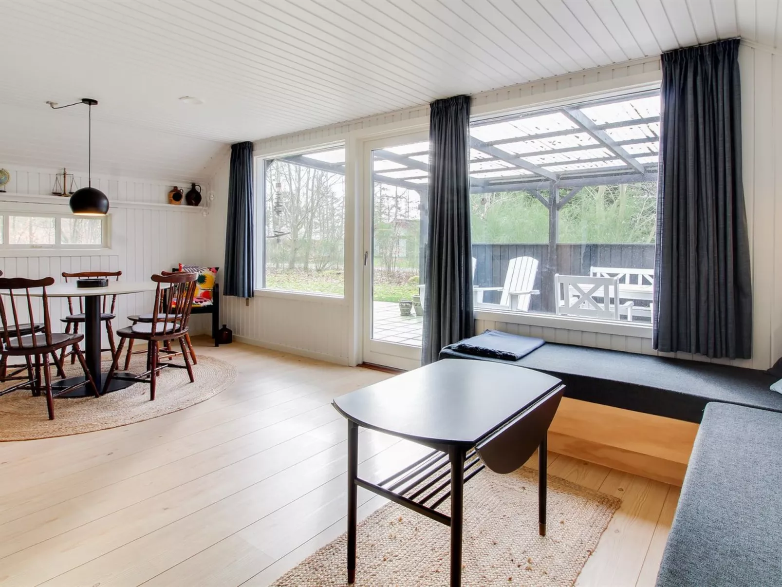 "Nissine" - 50km from the sea-Binnen