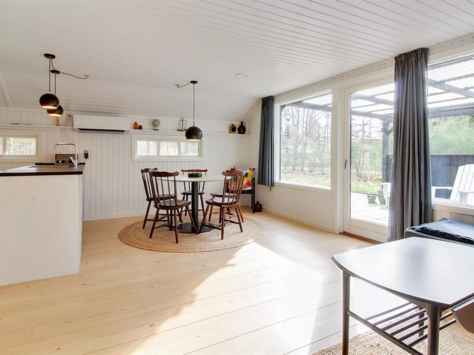"Nissine" - 50km from the sea-Binnen