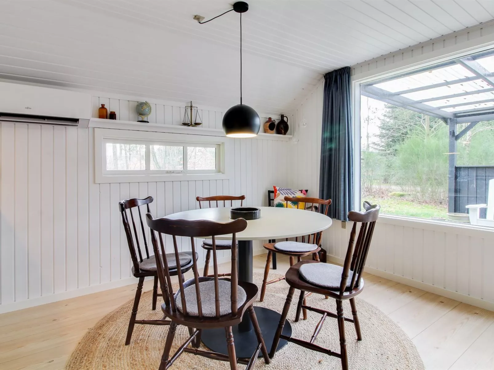 "Nissine" - 50km from the sea-Binnen