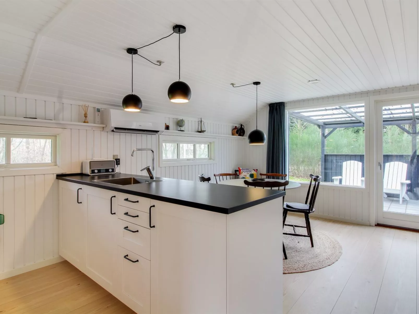 "Nissine" - 50km from the sea-Binnen