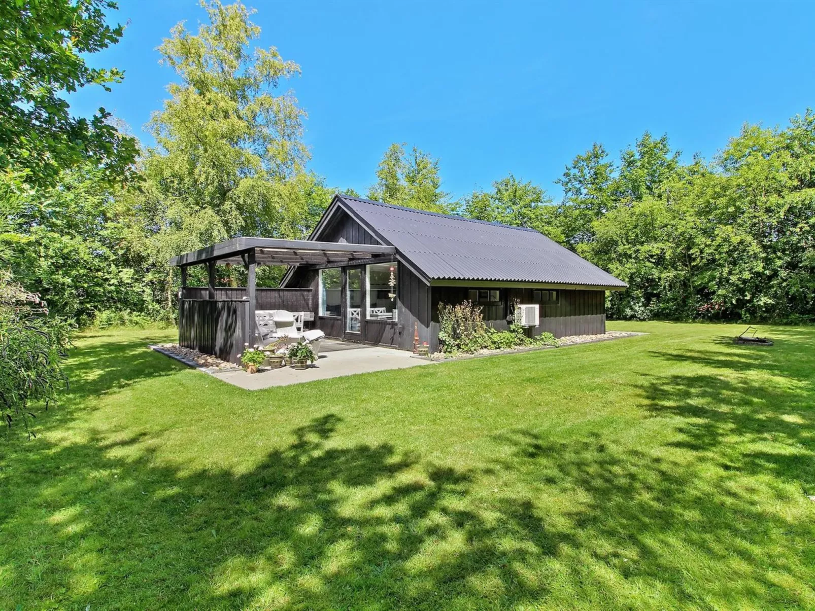 "Nissine" - 50km from the sea-Buiten