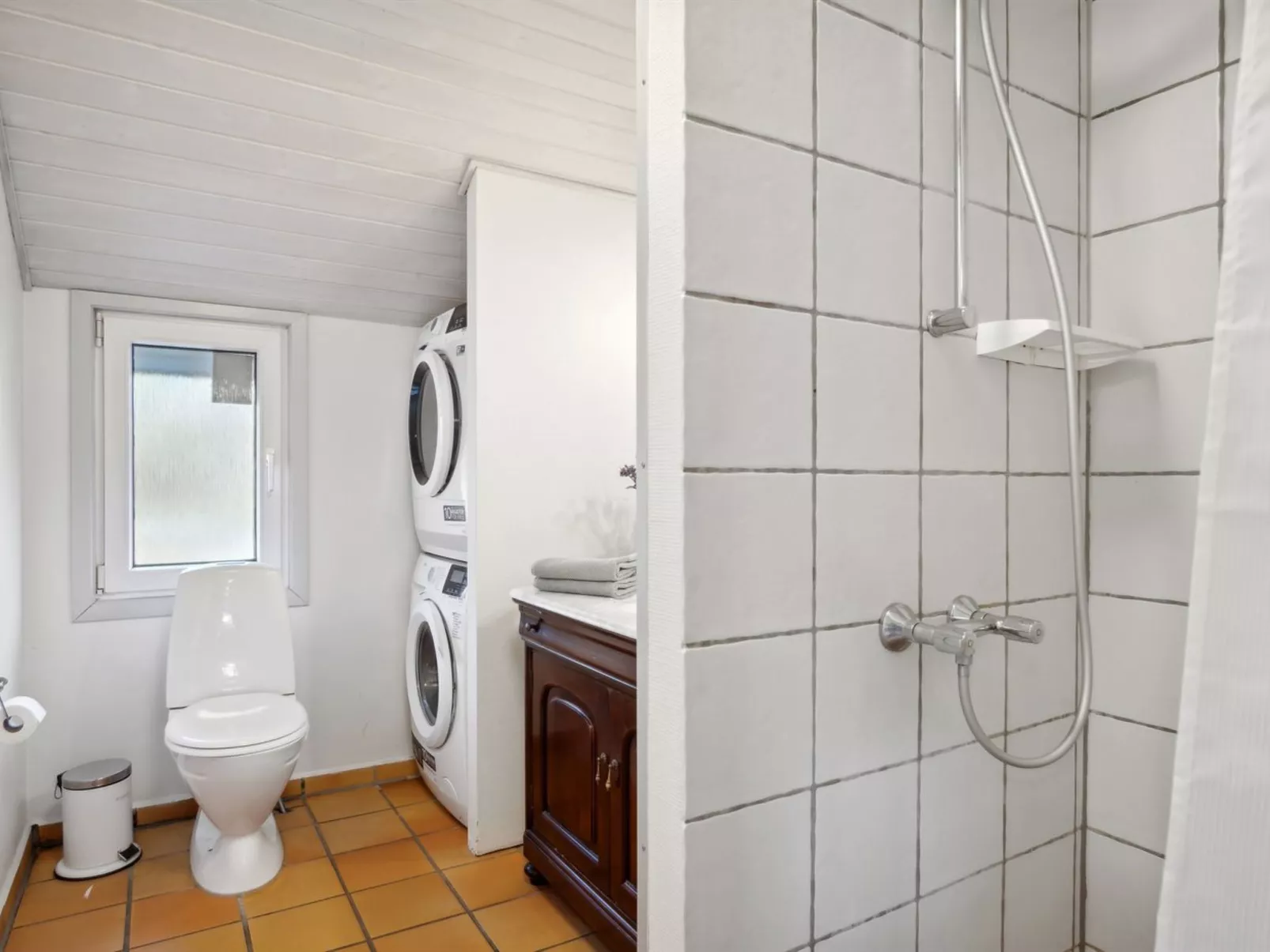 "Elvy" - all inclusive - 5km from the sea-Binnen