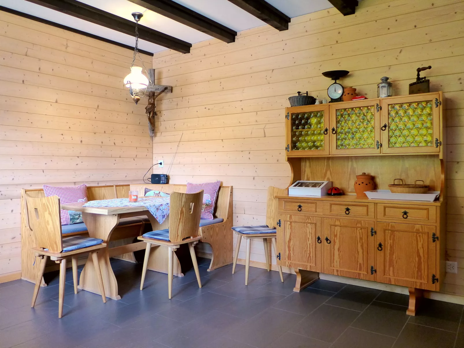 Chalet Ninette-Binnen