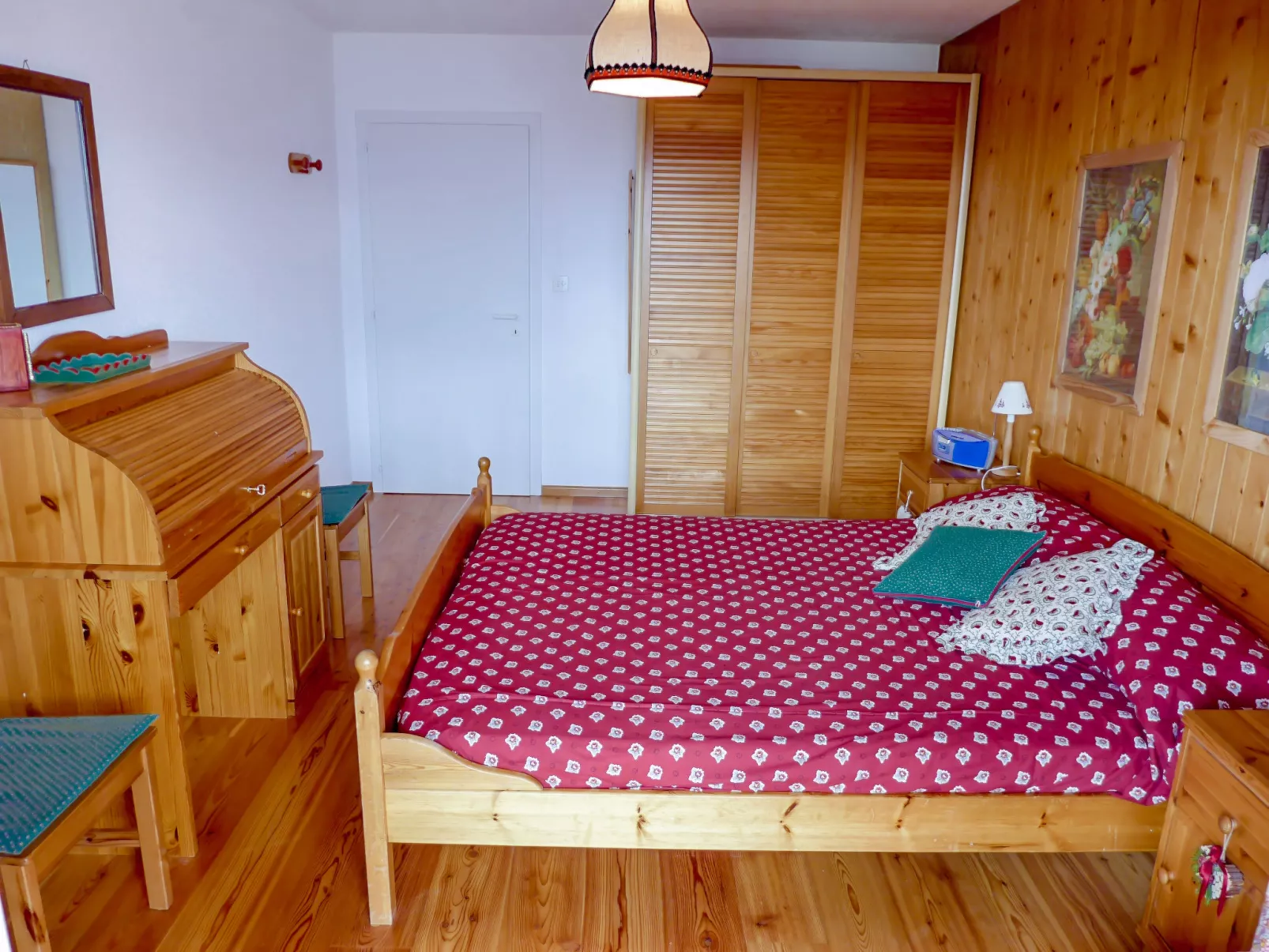 Europa Est 2 / APT 83-Binnen