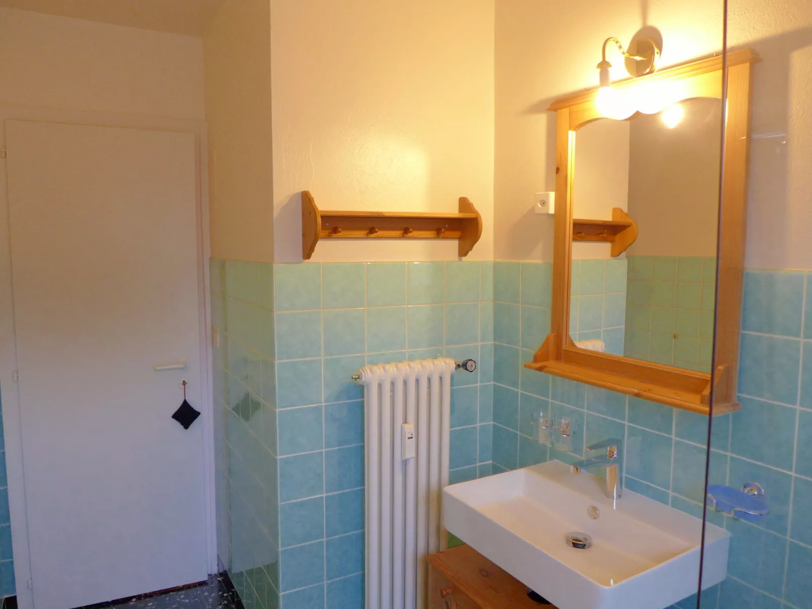 Europa Est 2 / APT 83-Binnen