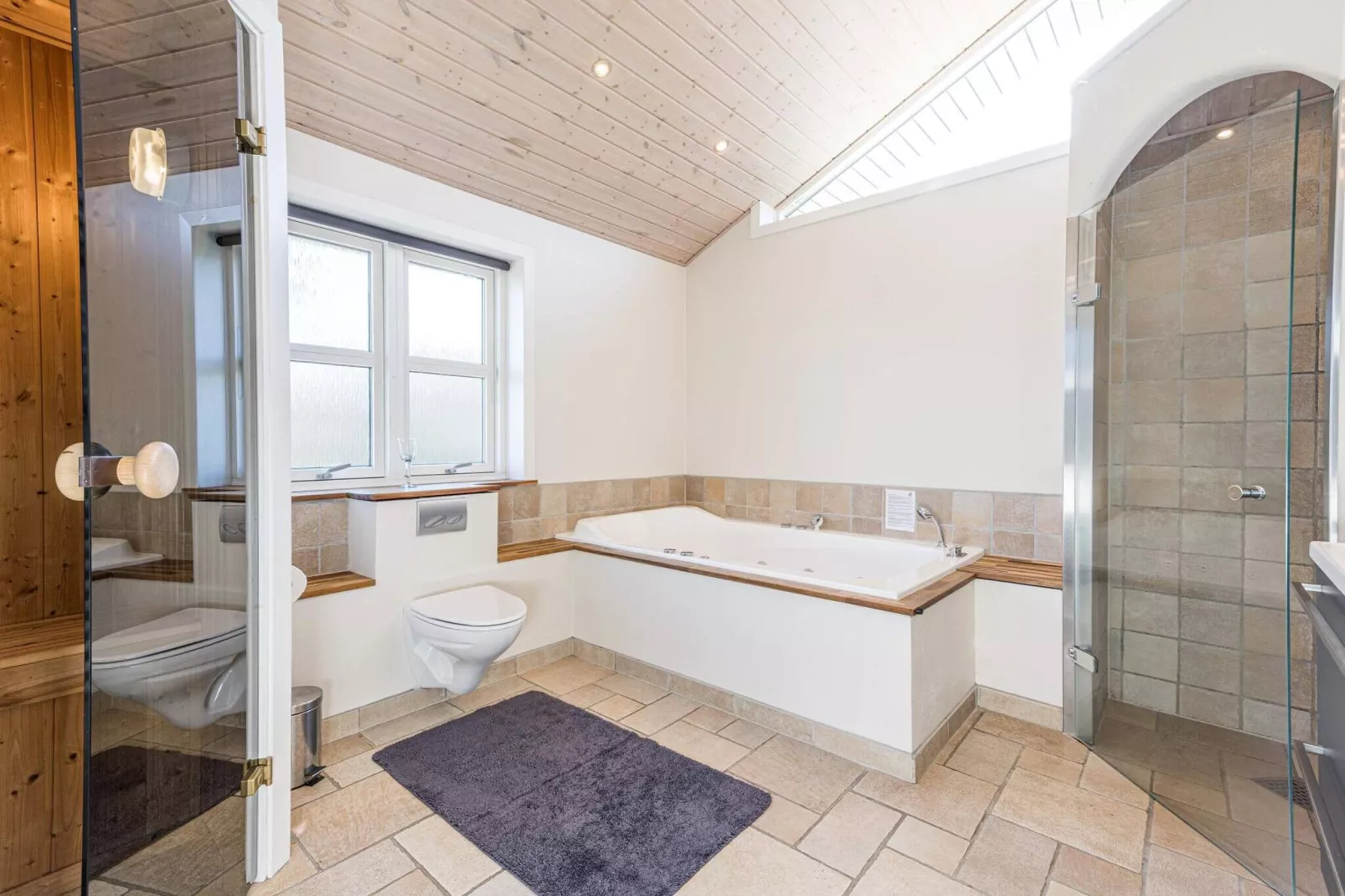 Luxe toevluchtsoord met spa and sauna-By Traum-Spa