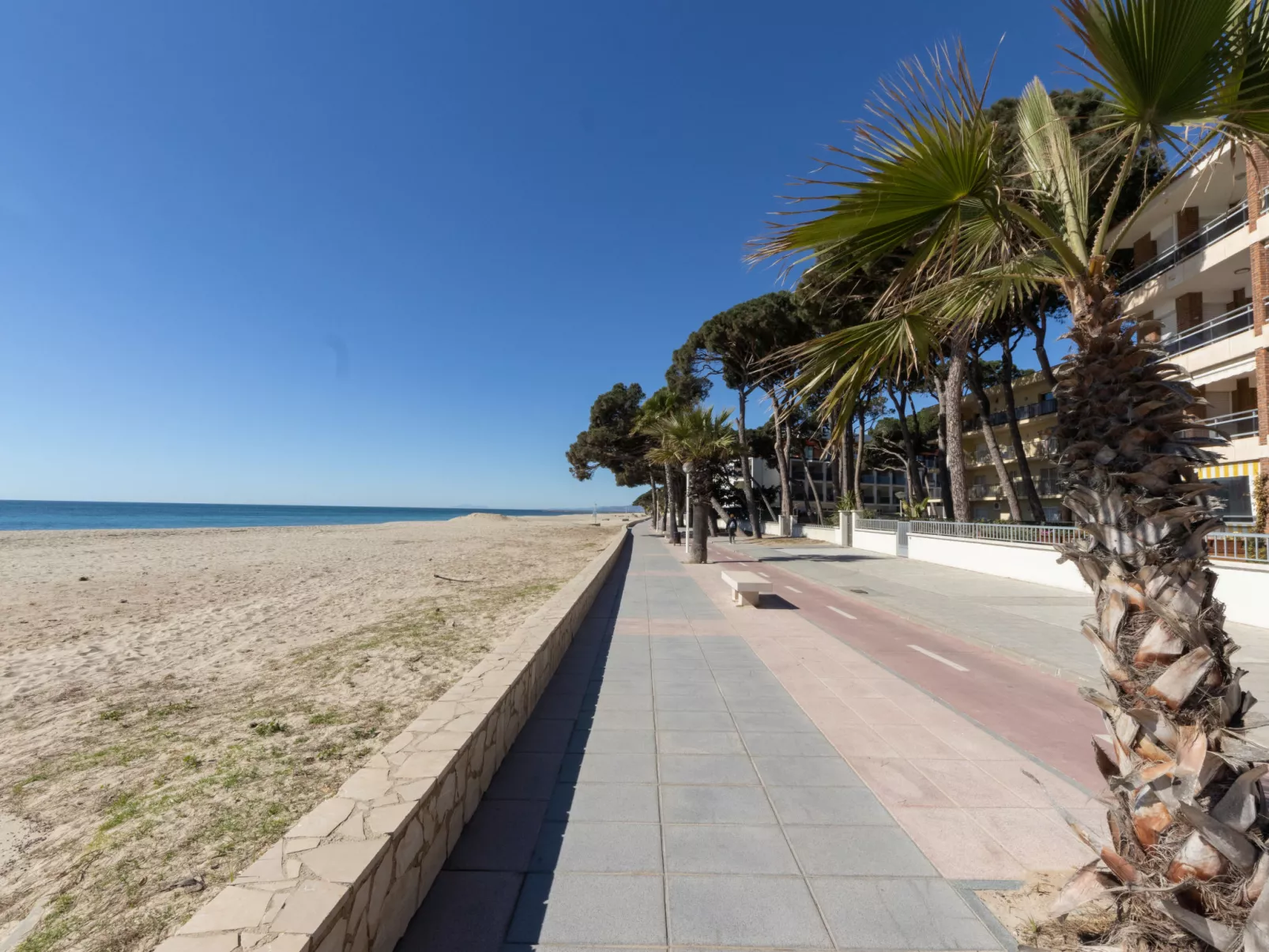 Reus Mediterraneo-Buiten