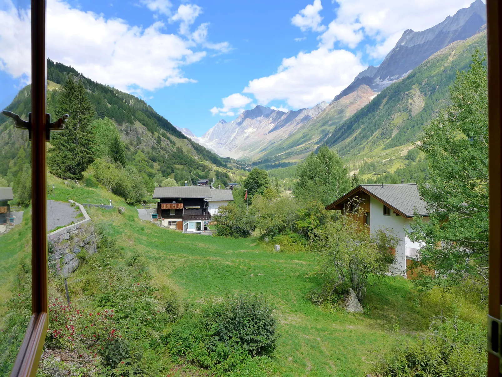Chalet Eden-Buiten