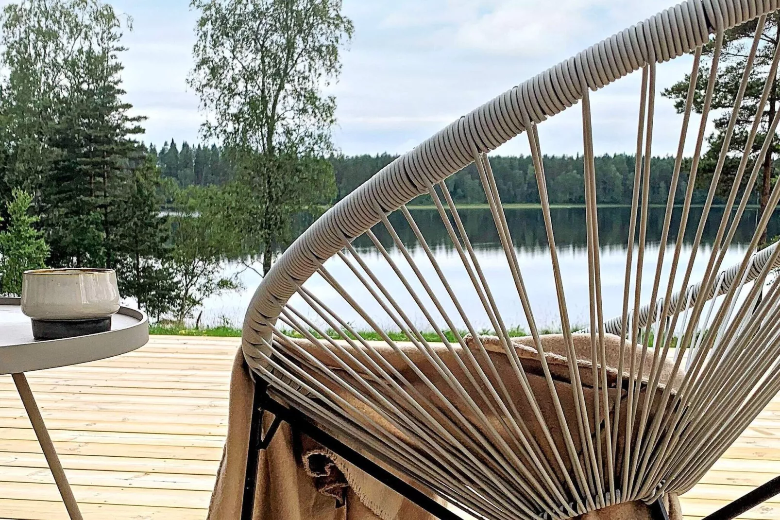 Moderne Lakeside Retreat-By Traum-Buitenlucht