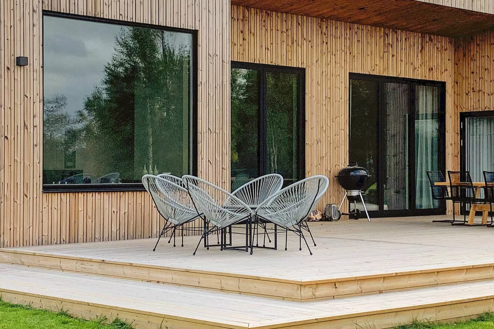 Moderne Lakeside Retreat-By Traum-Buitenlucht
