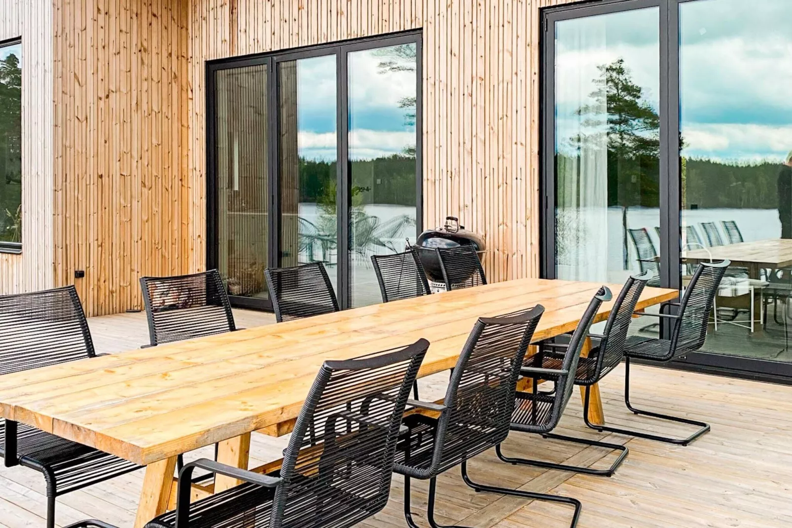 Moderne Lakeside Retreat-By Traum-Buitenlucht