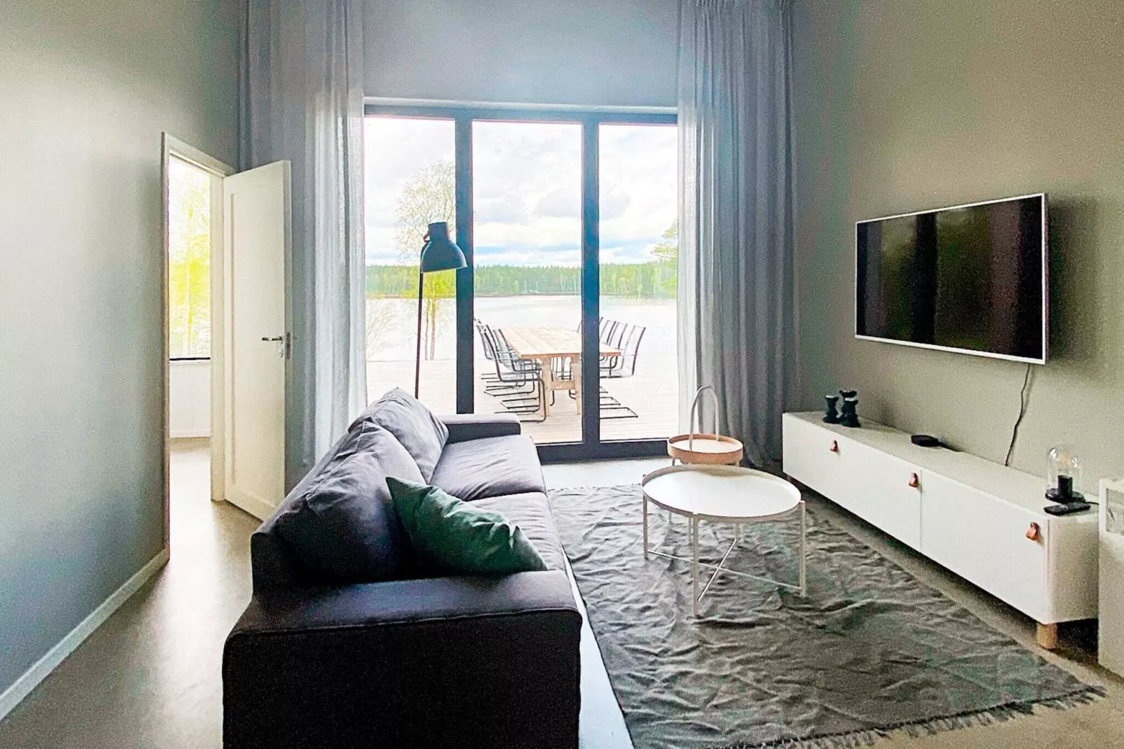 Moderne Lakeside Retreat-By Traum-Binnen