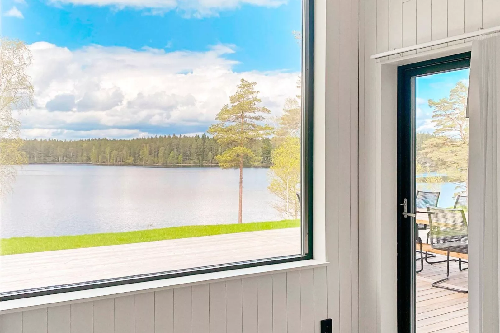 Moderne Lakeside Retreat-By Traum-Binnen